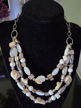 Vtg Chunky Mixed Glass Bead 3 Strand Statement Necklace - White Cream